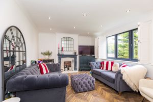 Lounge- click for photo gallery